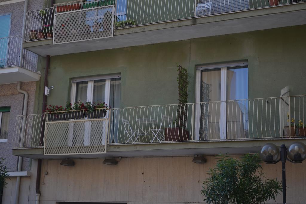 Отель Domus Roma Матера Экстерьер фото